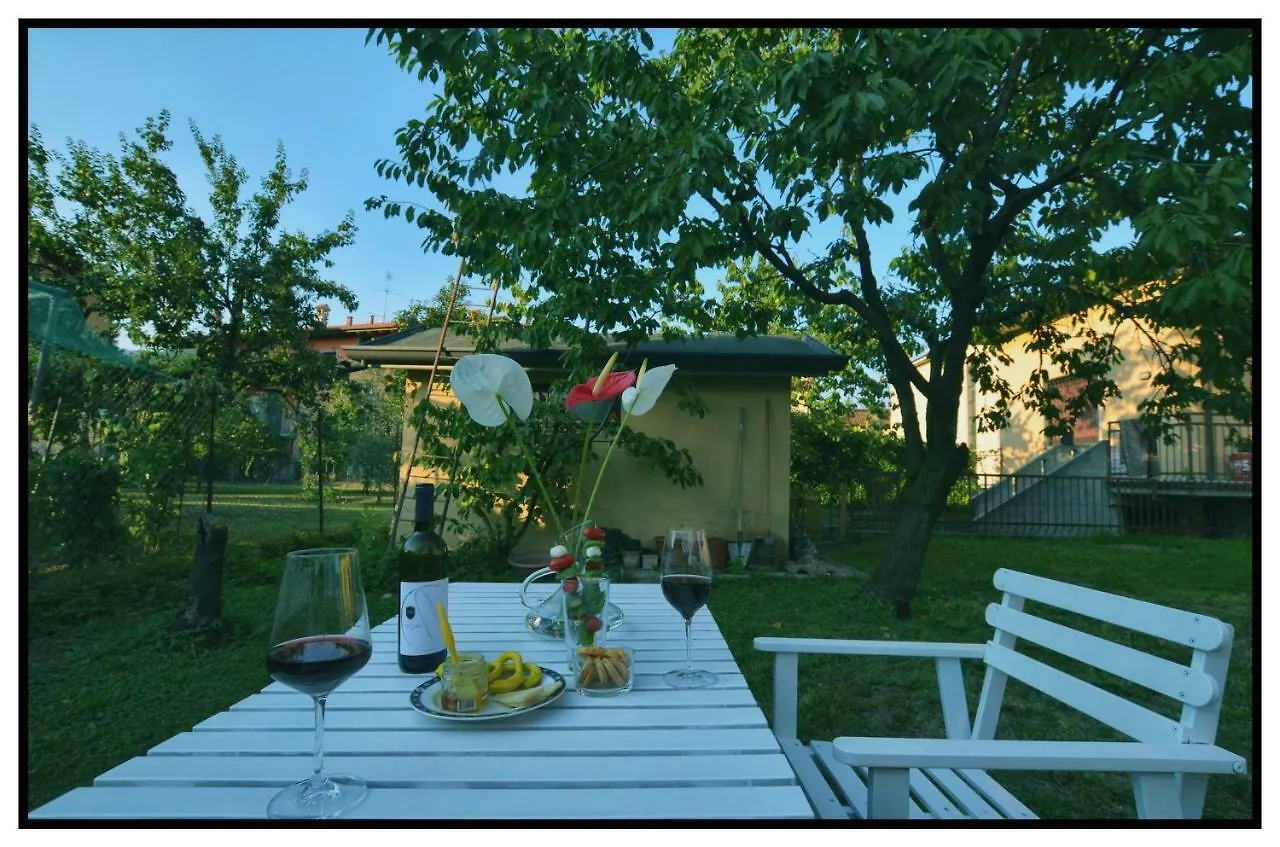 Bed & Breakfast Waobab - We Are One B&B Alzano Lombardo